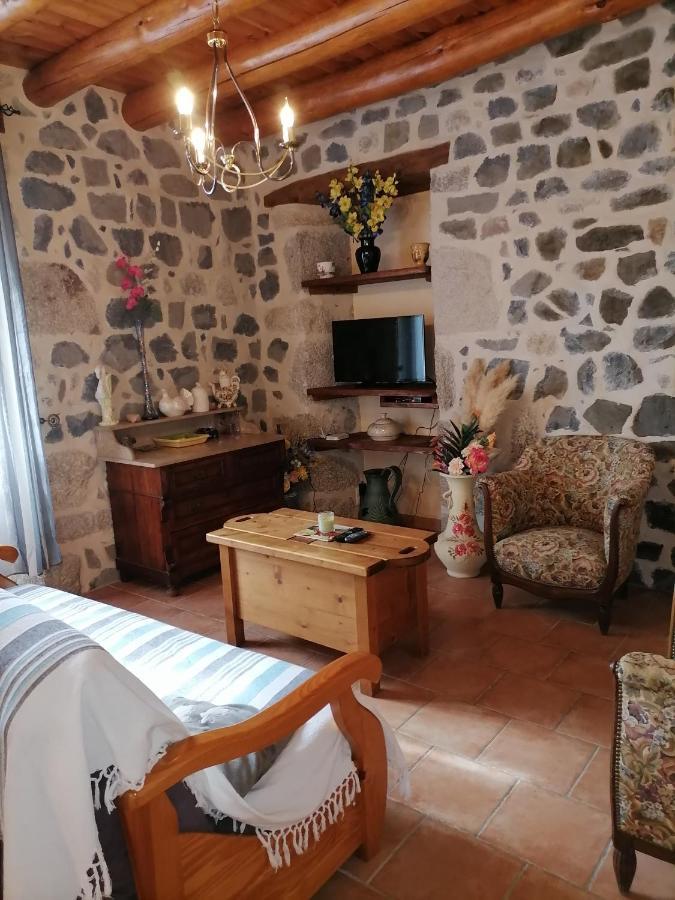 Gite A La Ferme Le Malzieu-Ville Экстерьер фото